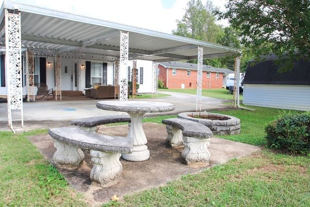 319 Mount View Dr, Sparta, TN 38583