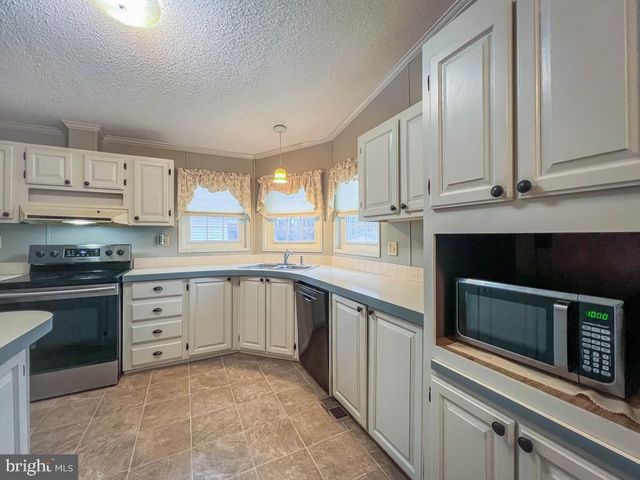 13 CLOVEDALE WAY, Souderton, PA 18964