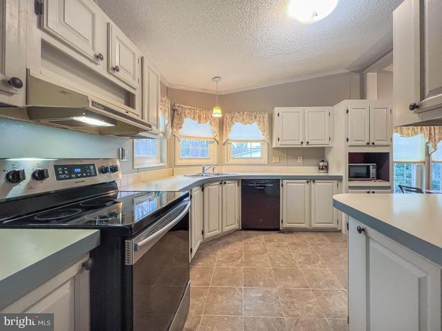 13 CLOVEDALE WAY, Souderton, PA 18964