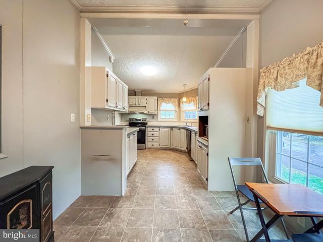 13 CLOVEDALE WAY, Souderton, PA 18964