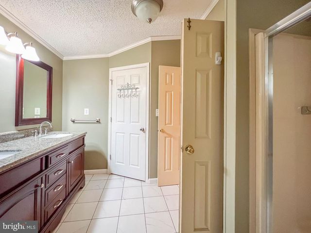 13 CLOVEDALE WAY, Souderton, PA 18964