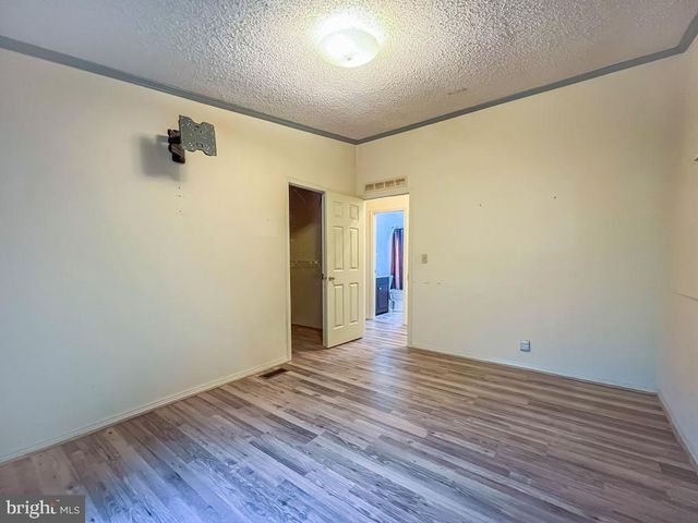 13 CLOVEDALE WAY, Souderton, PA 18964