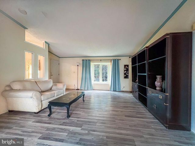 13 CLOVEDALE WAY, Souderton, PA 18964