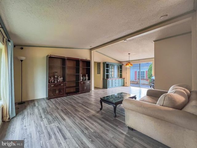 13 CLOVEDALE WAY, Souderton, PA 18964