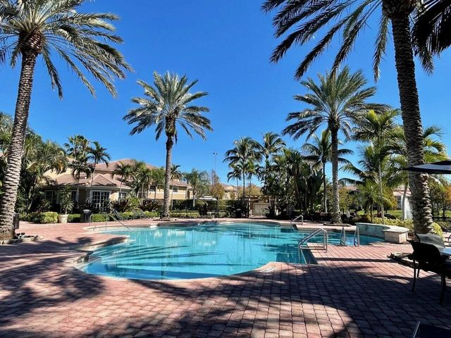 3690 NW Mediterranean Lane 12-305, Jensen Beach, FL 34957