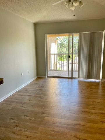 3690 NW Mediterranean Lane 12-305, Jensen Beach, FL 34957