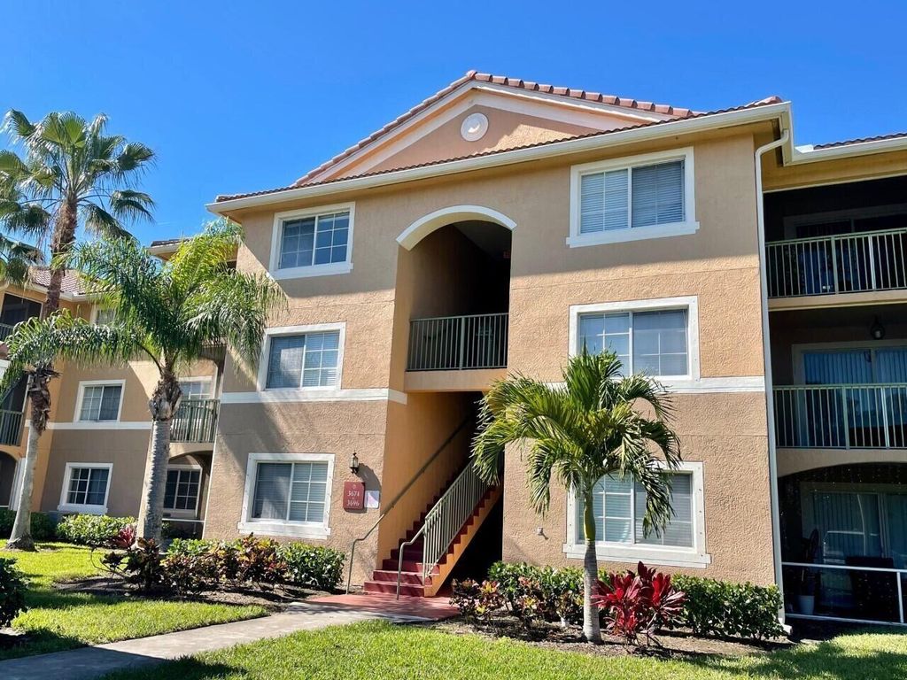 3690 NW Mediterranean Lane 12-305, Jensen Beach, FL 34957