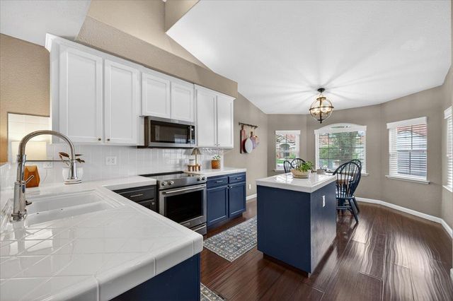 2873 E El Paso Avenue, Fresno, CA 93720