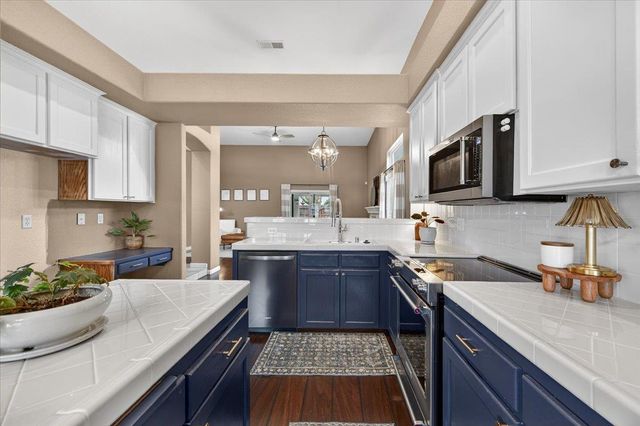 2873 E El Paso Avenue, Fresno, CA 93720