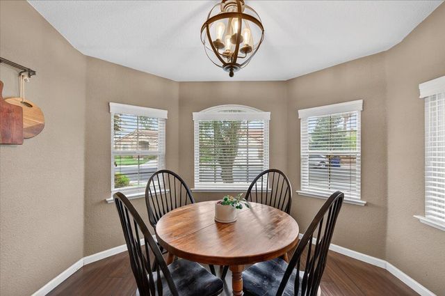 2873 E El Paso Avenue, Fresno, CA 93720