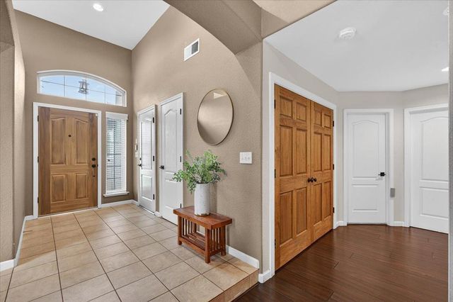 2873 E El Paso Avenue, Fresno, CA 93720