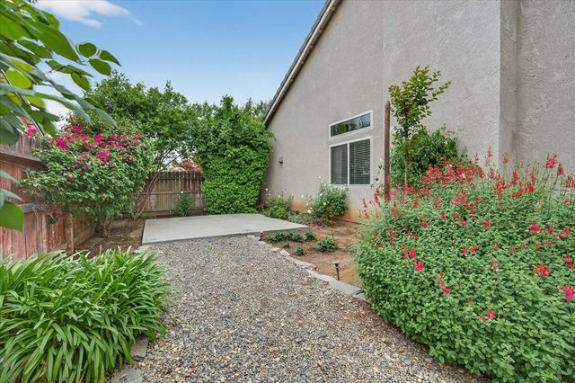 2873 E El Paso Avenue, Fresno, CA 93720