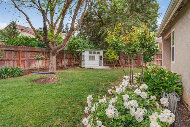 2873 E El Paso Avenue, Fresno, CA 93720