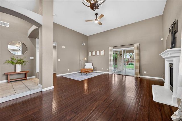 2873 E El Paso Avenue, Fresno, CA 93720