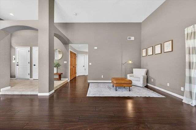 2873 E El Paso Avenue, Fresno, CA 93720