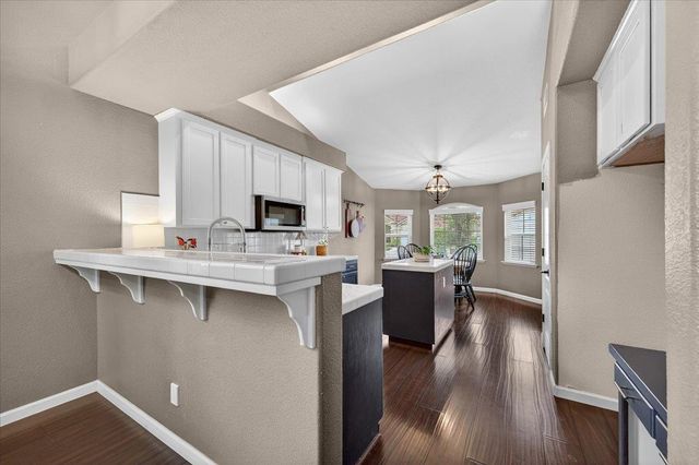 2873 E El Paso Avenue, Fresno, CA 93720