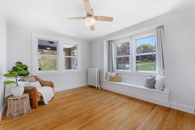 4 Chamberlain Pkwy, Worcester, MA 01602