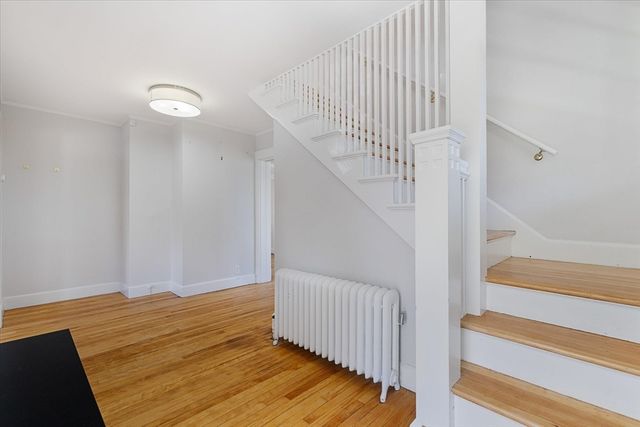 4 Chamberlain Pkwy, Worcester, MA 01602