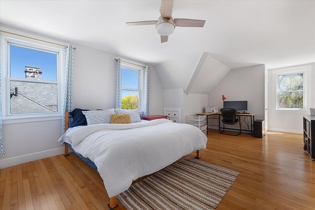 4 Chamberlain Pkwy, Worcester, MA 01602