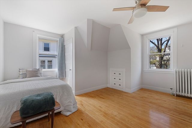 4 Chamberlain Pkwy, Worcester, MA 01602