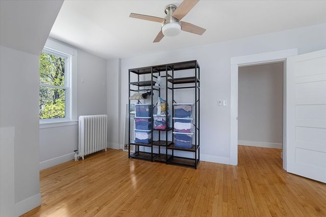 4 Chamberlain Pkwy, Worcester, MA 01602