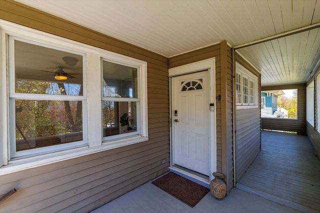 4 Chamberlain Pkwy, Worcester, MA 01602