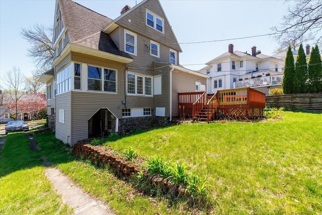 4 Chamberlain Pkwy, Worcester, MA 01602