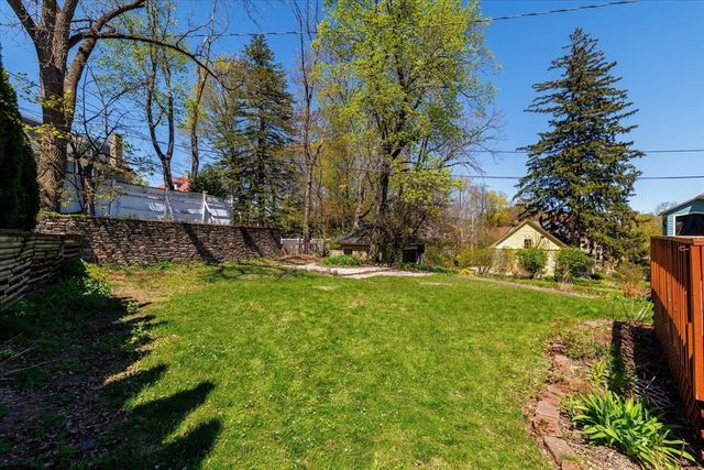 4 Chamberlain Pkwy, Worcester, MA 01602