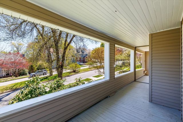 4 Chamberlain Pkwy, Worcester, MA 01602