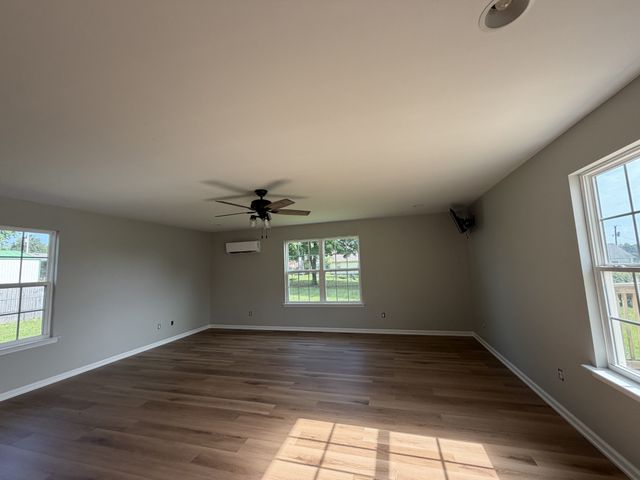 1002 Sunday Silence Dr, Greenbrier, TN 37073