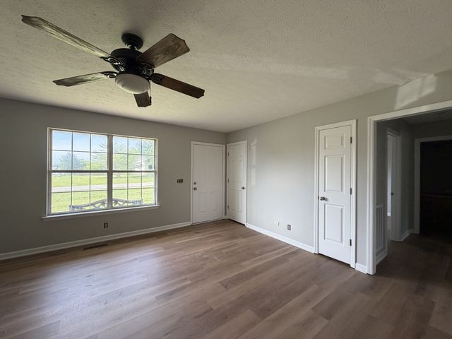 1002 Sunday Silence Dr, Greenbrier, TN 37073