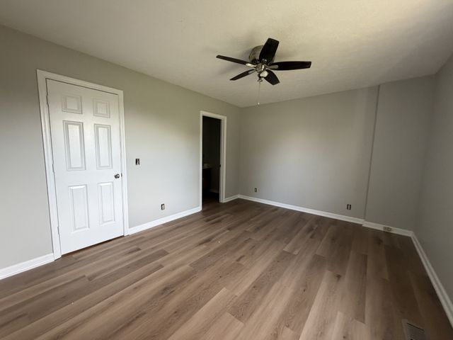 1002 Sunday Silence Dr, Greenbrier, TN 37073