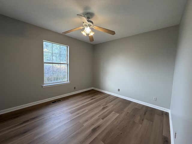 1002 Sunday Silence Dr, Greenbrier, TN 37073