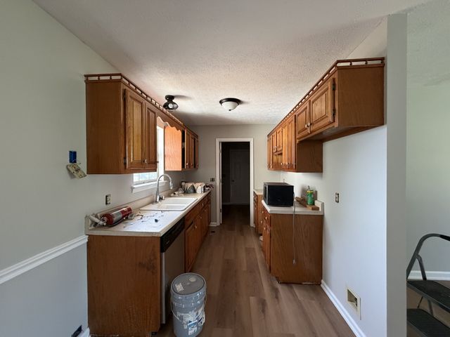 1002 Sunday Silence Dr, Greenbrier, TN 37073