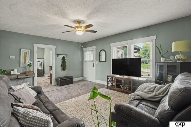 3027 Arcadia Avenue, Omaha, NE 68111