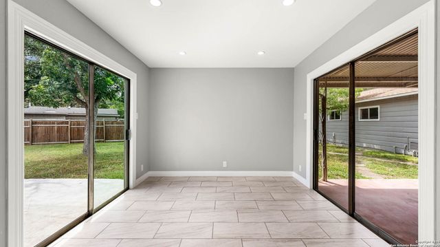 6311 Macaw, San Antonio, TX 78218