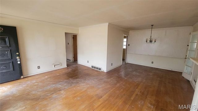 211 Frost Avenue, St Louis, MO 63135