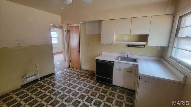 211 Frost Avenue, St Louis, MO 63135