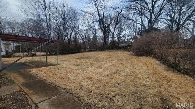 211 Frost Avenue, St Louis, MO 63135