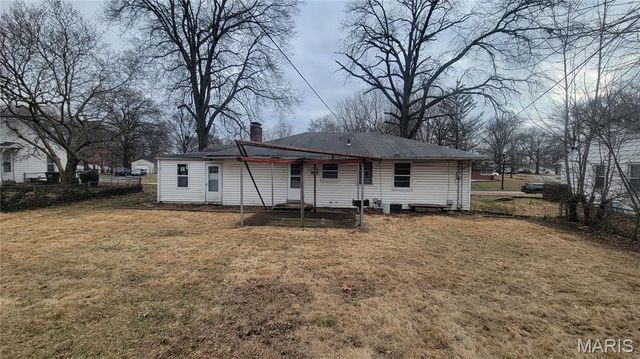 211 Frost Avenue, St Louis, MO 63135