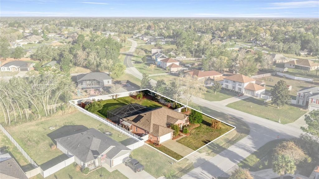 Image 6 of property listing at 11619 SW 50TH CIRCLE, Ocala, FL 34476