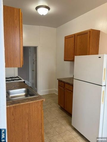 805 Red Road D4, Teaneck, NJ 07666