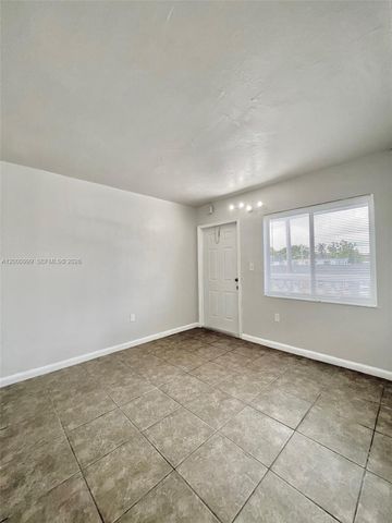 10 NW 77th St 8, Miami, FL 33150