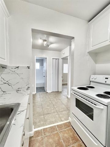 10 NW 77th St 8, Miami, FL 33150