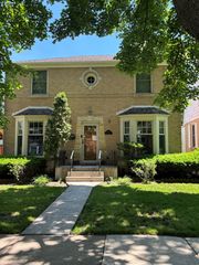 6843 Tripp Avenue, Lincolnwood, IL 60712