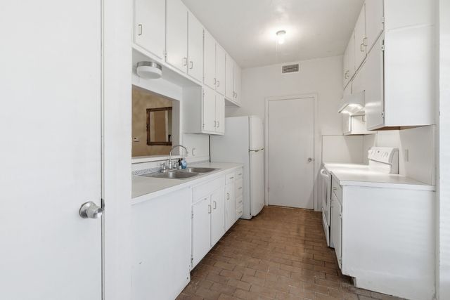 9621 Summerhill Lane, Dallas, TX 75238