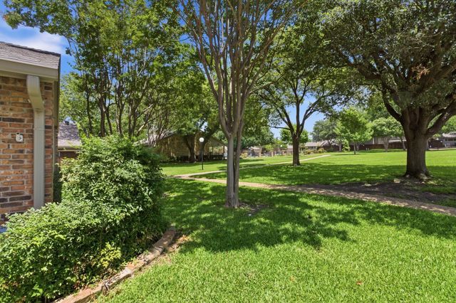 9621 Summerhill Lane, Dallas, TX 75238