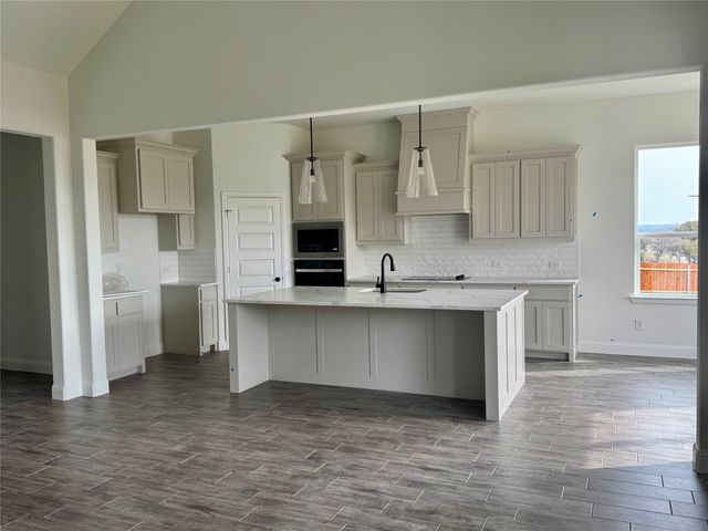 109 Hall Street, Glen Rose, TX 76043