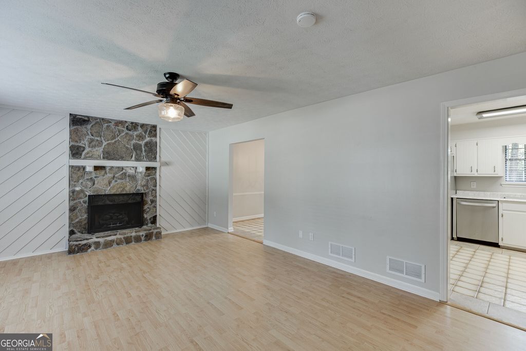 978 Chartley Drive SW, Lilburn, GA 30047 — photo 3