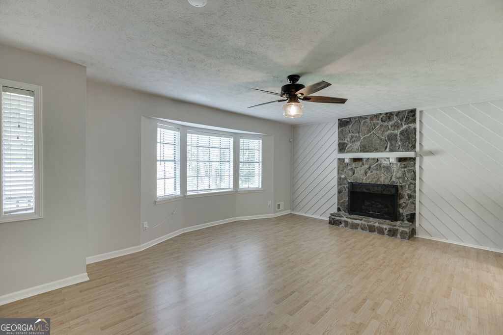 978 Chartley Drive SW, Lilburn, GA 30047 — photo 5